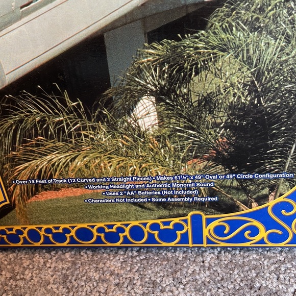 Walt Disney World Monorail set  in box  and Contemporary Resort set in box - Picture 9 of 15